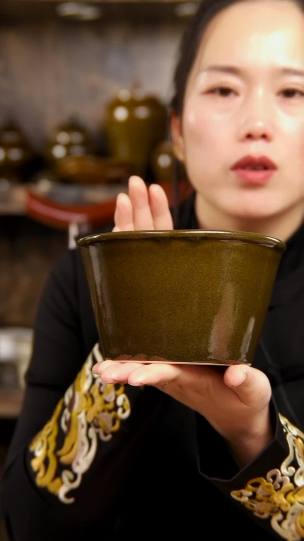 鳝鱼黄色的泡面桶