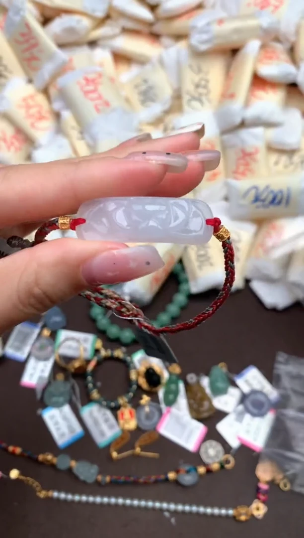 【闪购商品】翡翠手绳未镶嵌—