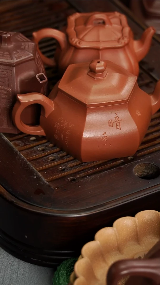 茶壶紫砂等**明宜兴紫砂3把小杯子3个