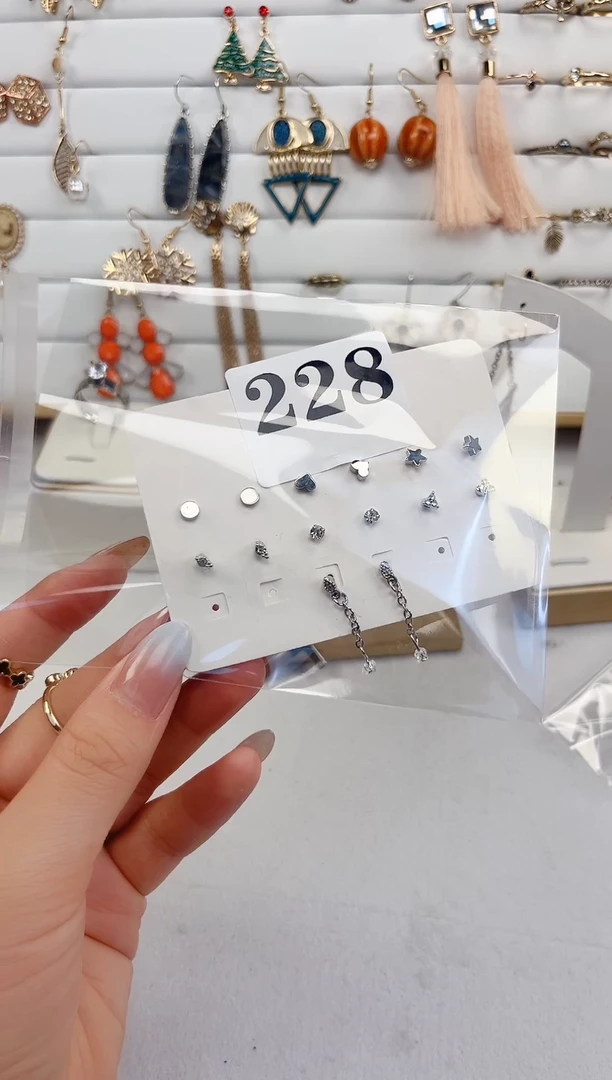 无合金无合金耳钉228