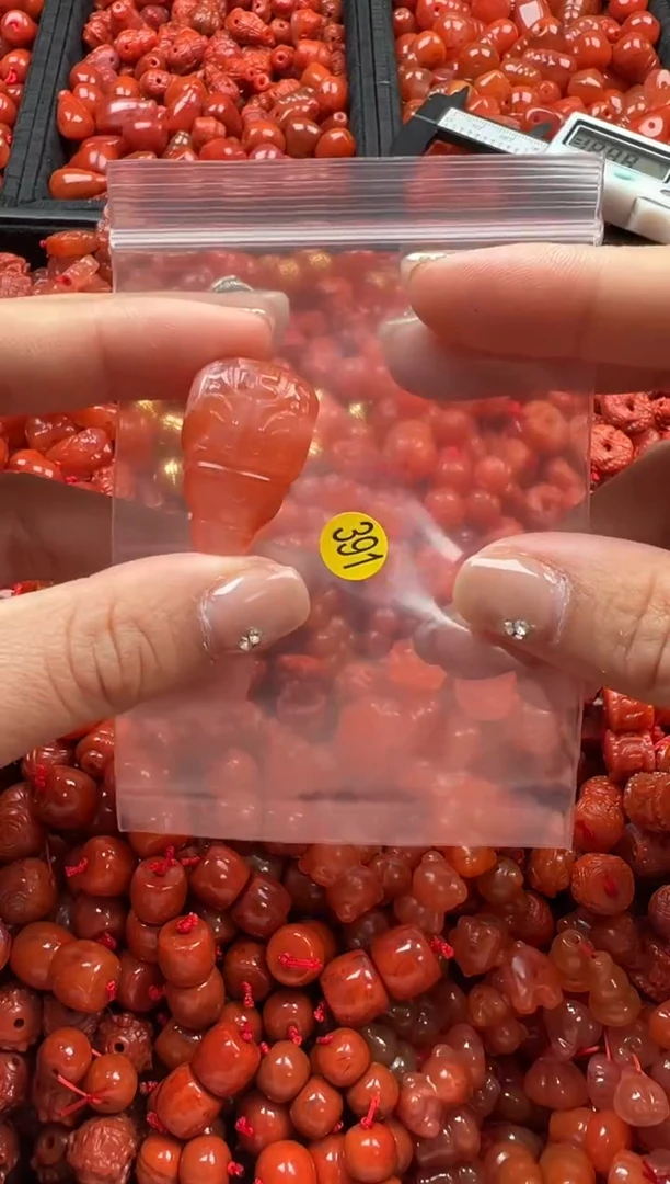 【闪购商品】南红玛瑙颈饰未镶嵌1