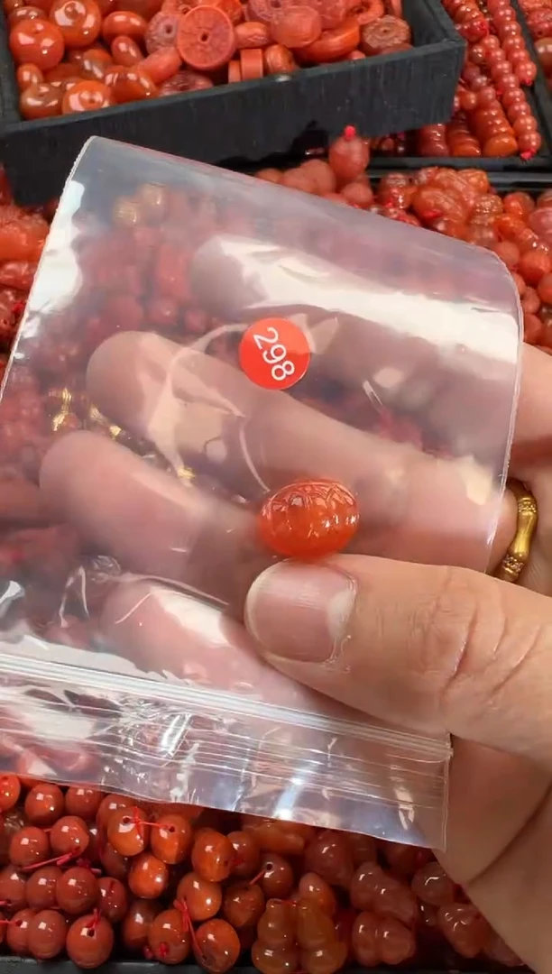 【闪购商品】南红玛瑙颈饰未镶嵌1