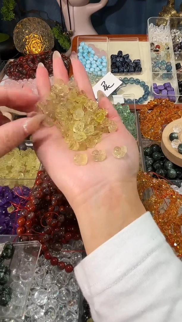 【闪购商品】水晶手串未镶嵌黄水晶貔貅一个宽卡约8