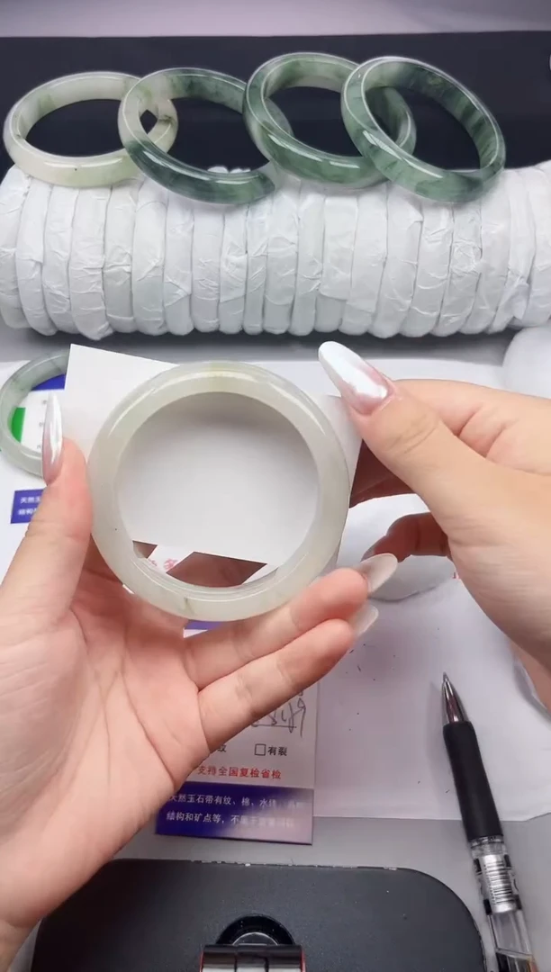 石英质玉手镯未镶嵌307-58/59