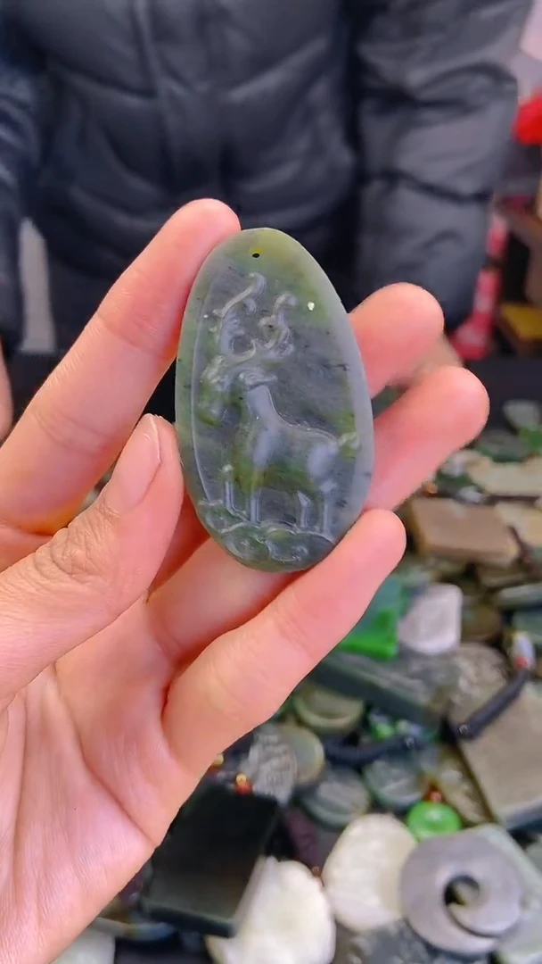 颈饰未镶嵌和田玉1