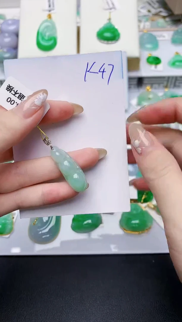 翡翠未镶嵌颈饰天然缅甸翡翠A货
