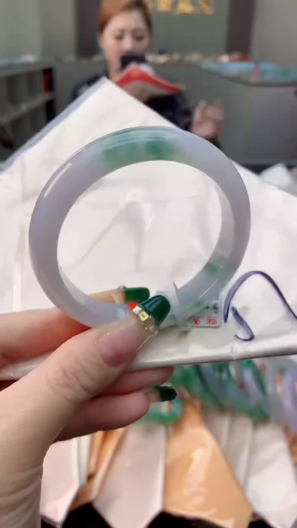 翡翠手镯未镶嵌0097260837