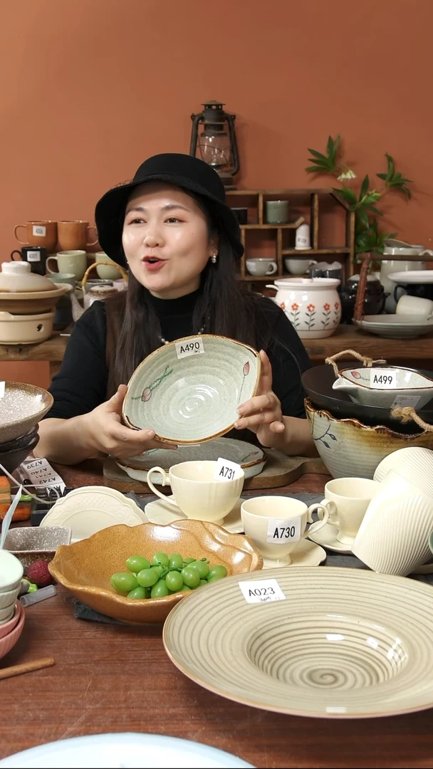 陶瓷A490 一只陶瓷荷花小元宝碗可能微瑕