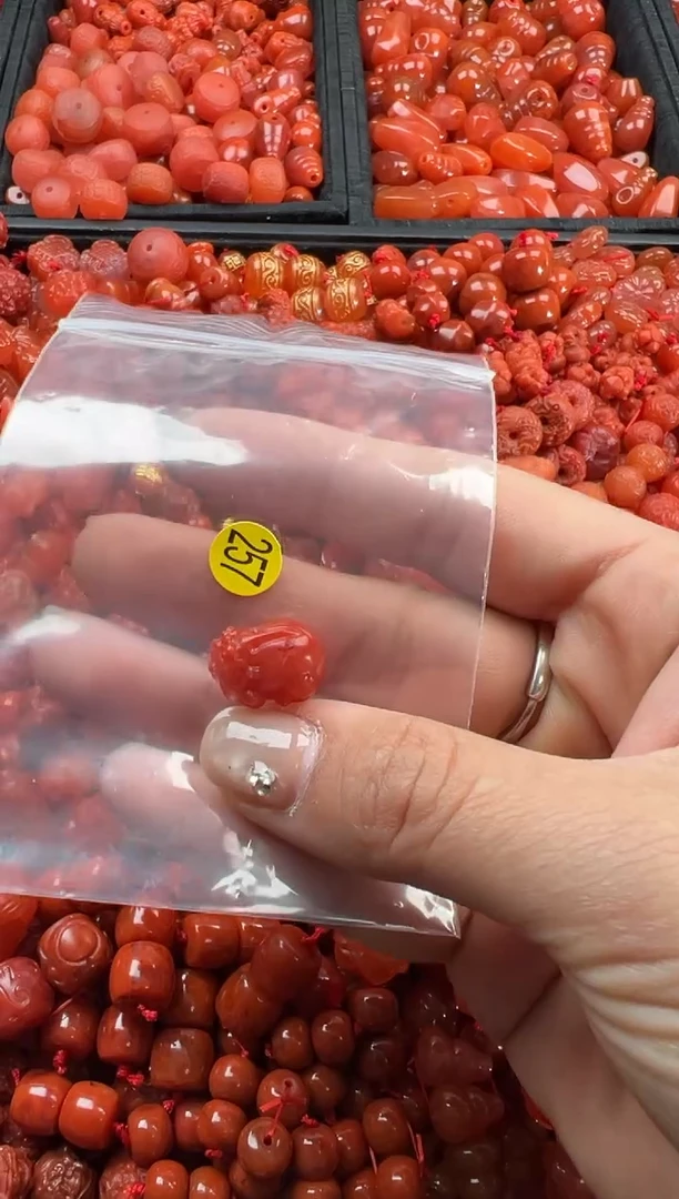 【闪购商品】南红玛瑙颈饰未镶嵌1
