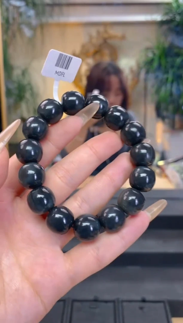 未镶嵌手串和田玉卡