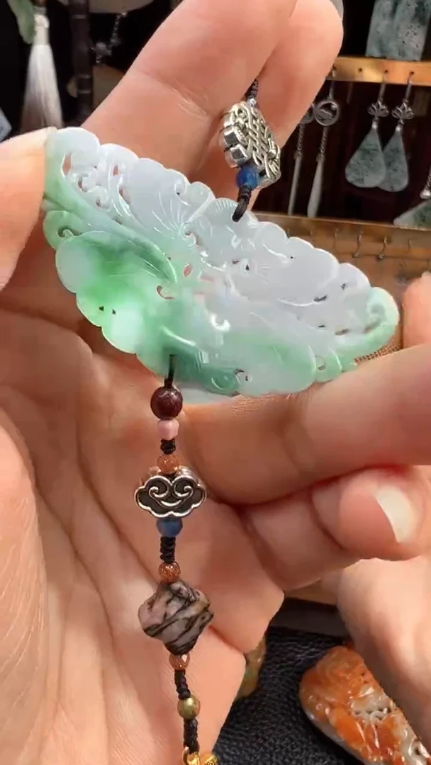 【闪购商品】翡翠挂件未镶嵌翡翠