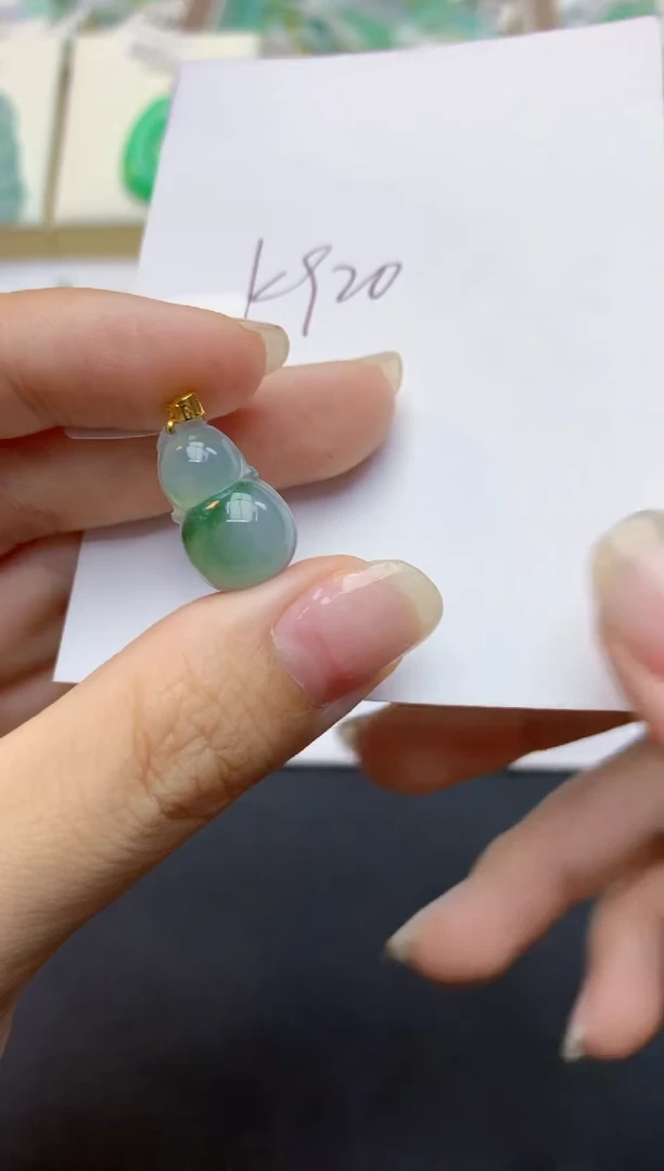 翡翠18K金镶嵌颈饰天然缅甸A货翡翠