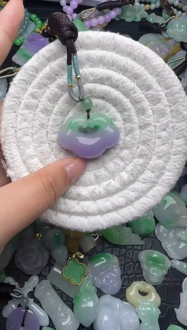 颈饰未镶嵌翡翠缅甸翡翠吊坠