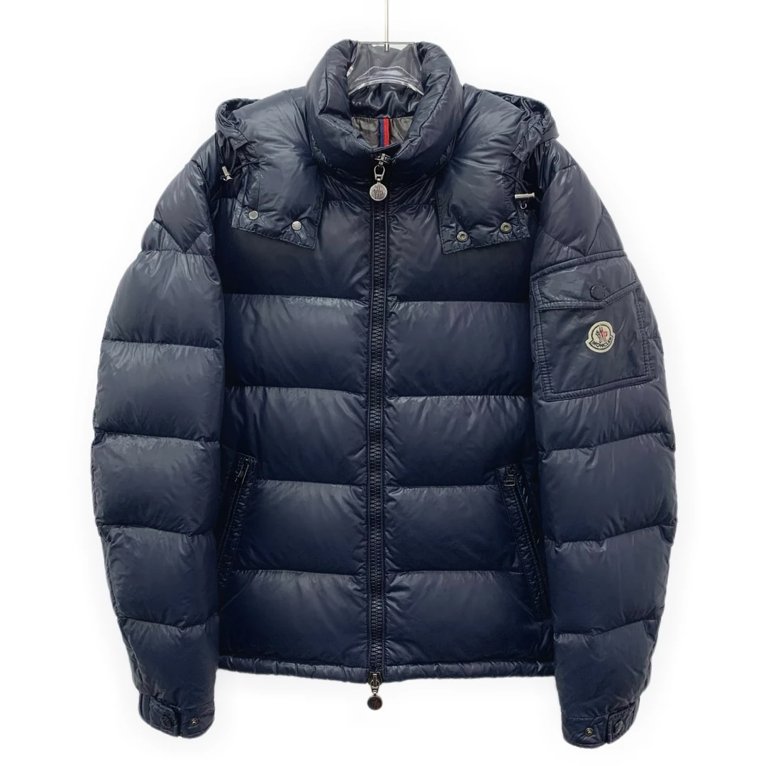 95新 MONCLER JW0274 Maya系列 深蓝色徽标贴饰连帽羽绒服 2 M码