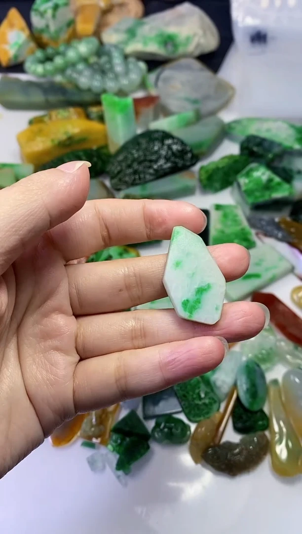 颈饰未镶嵌翡翠090天然翡翠