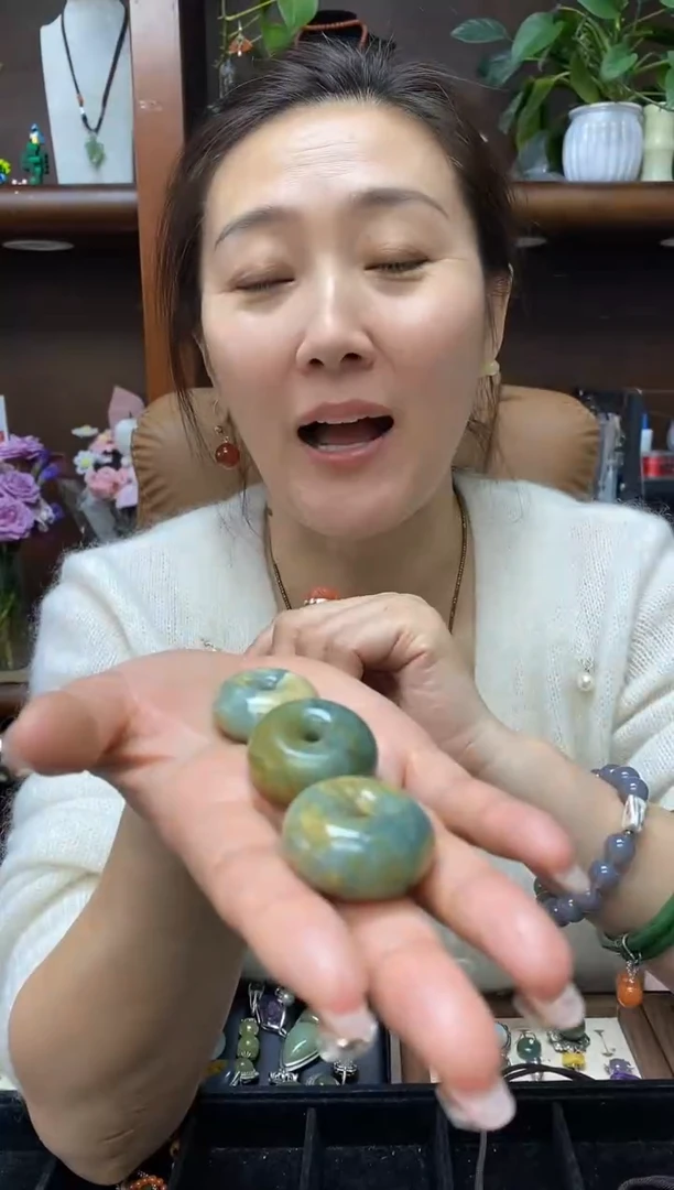 未镶嵌岫玉吊坠多样性发货其中发一