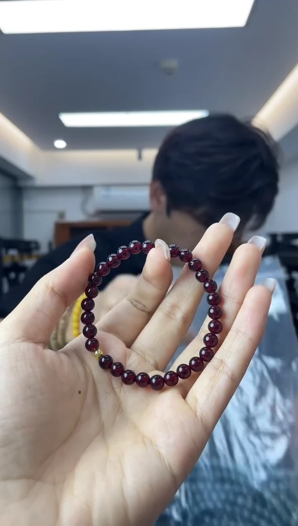 未镶嵌血珀裸石多样性一件发货