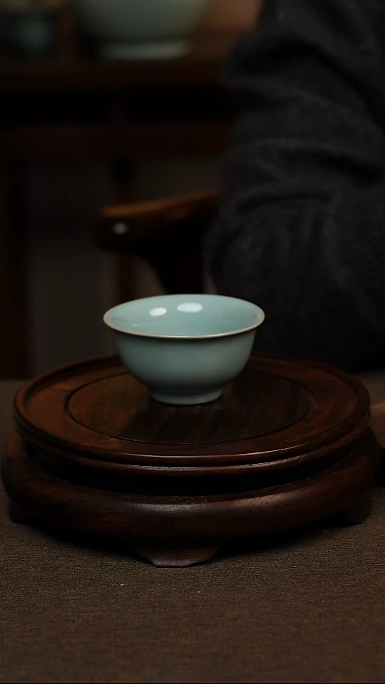 瓷片天青色压手杯80ml微瑕不带礼盒