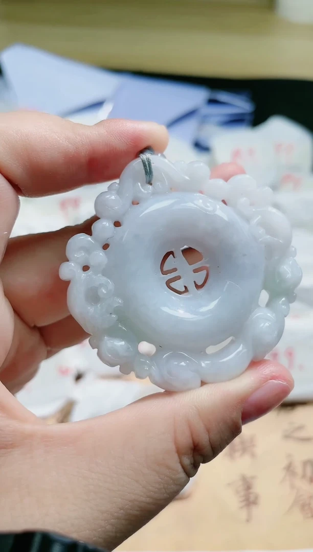 翡翠未镶嵌颈饰00006