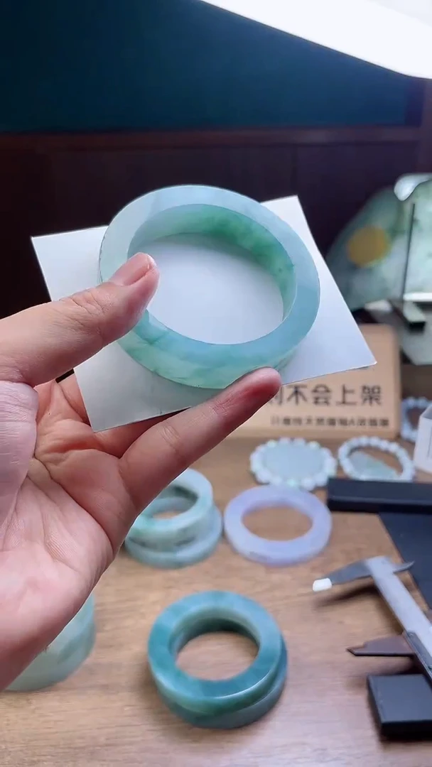 定制翡翠手镯未镶嵌定制