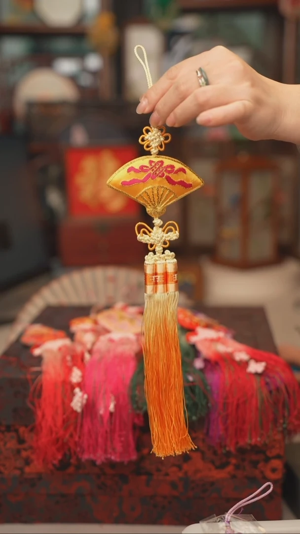 扇子绣花吊坠非遗