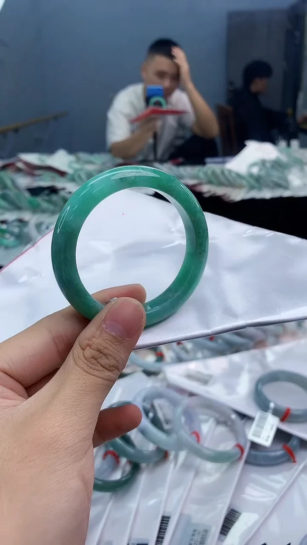 【闪购商品】翡翠手镯未镶嵌翡翠天然缅甸A货