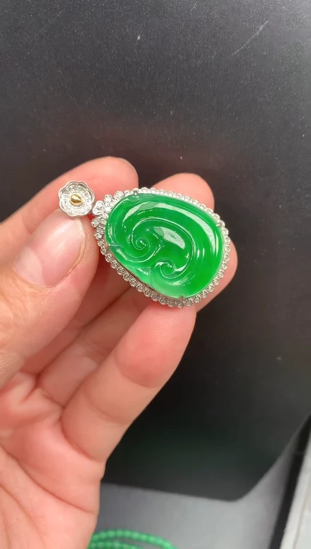 【闪购商品】翡翠吊坠(不含链)18K金镶嵌一1540