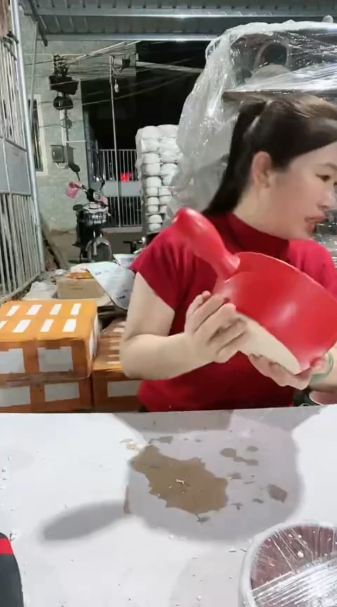 【闪购商品】瑕疵小号红色手把锅