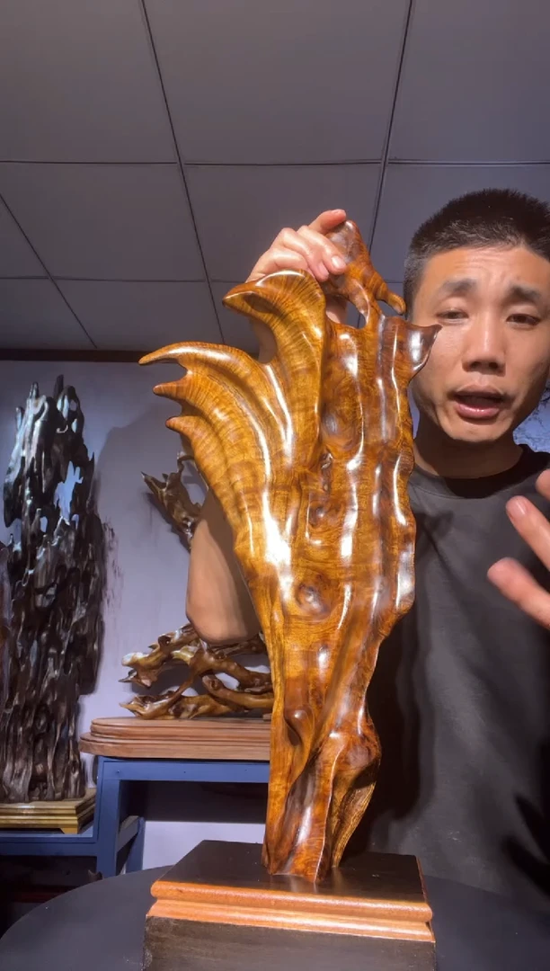 金丝楠木雕款骄****贸金丝楠木工艺品摆件
