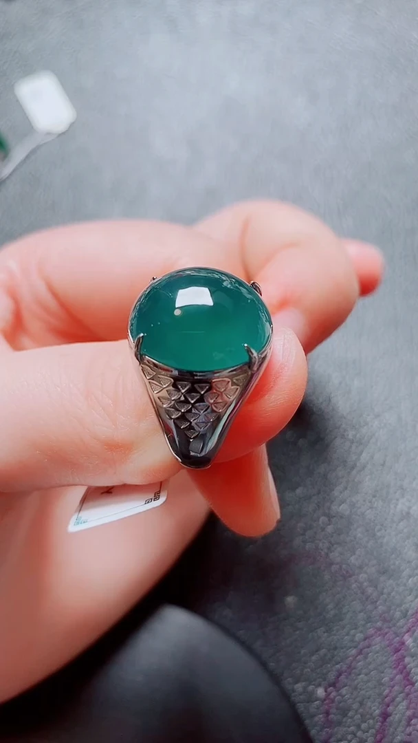 翡翠戒指银S925镶嵌1111