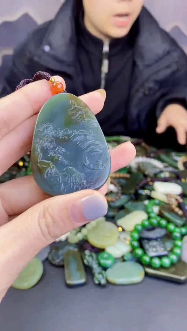 颈饰未镶嵌和田玉1