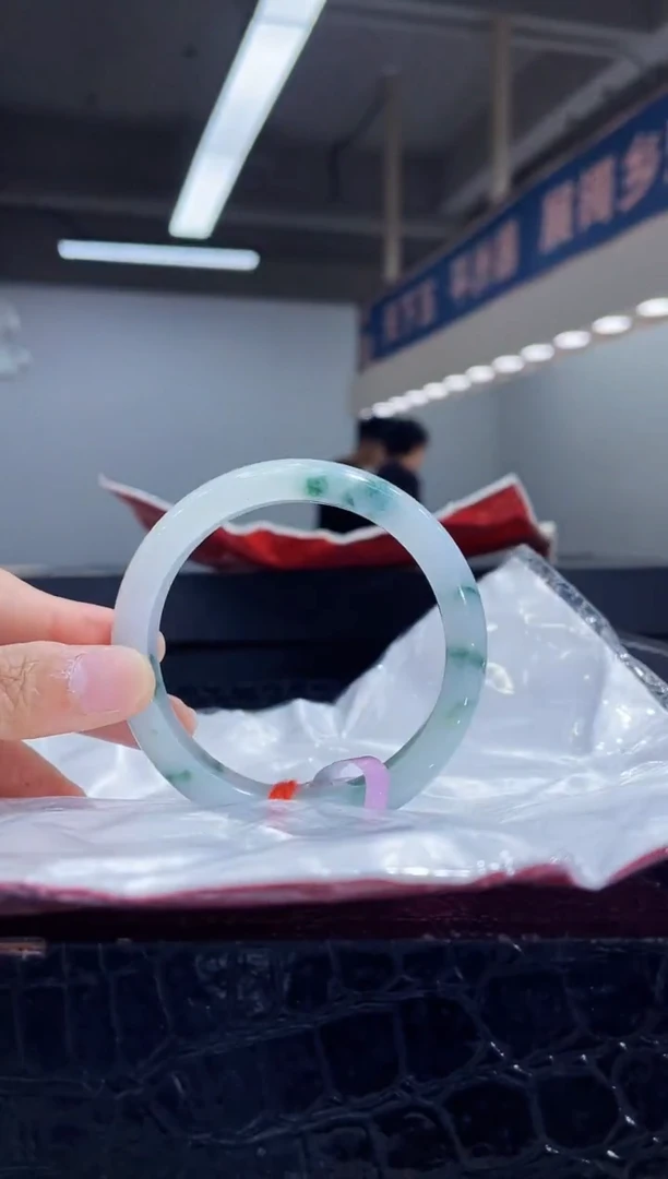 未镶嵌手镯翡翠5