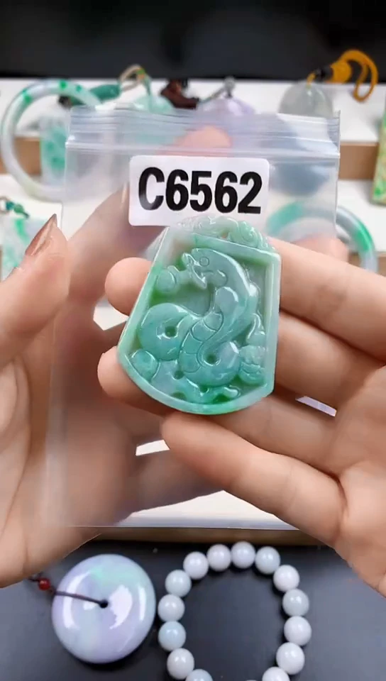 颈饰未镶嵌翡翠天然翡翠吊坠挂件