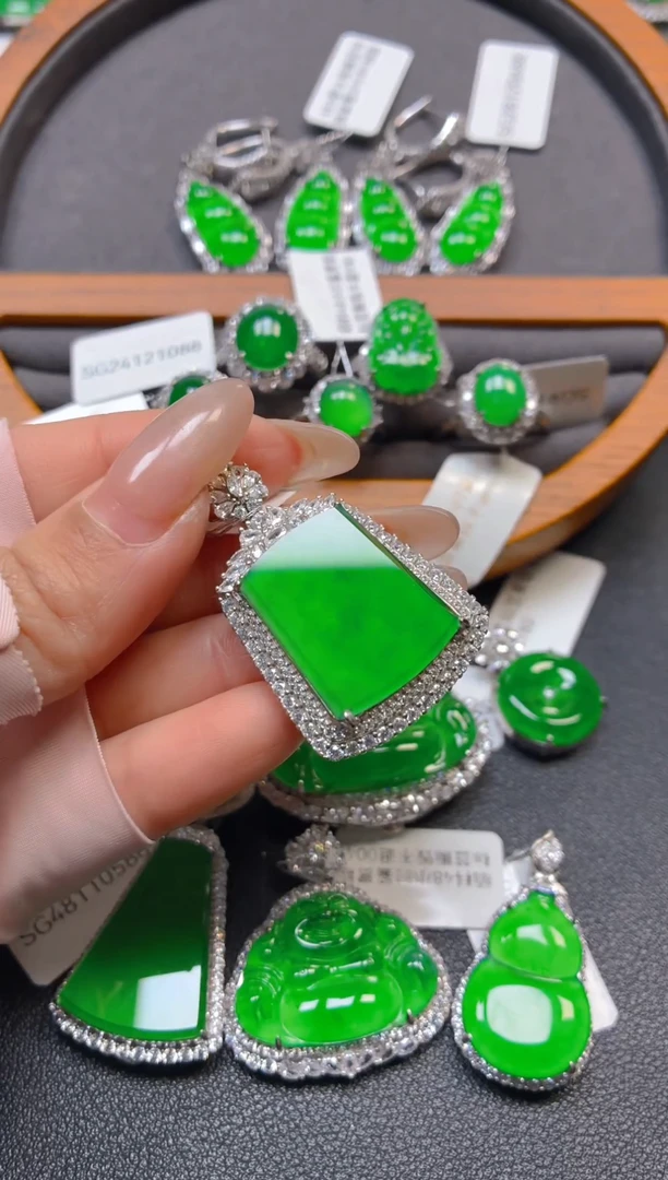 颈饰银S925镶嵌翡翠1