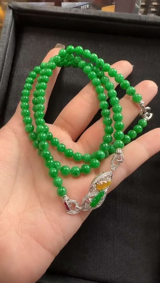 颈饰18K金镶嵌翡翠623玉珠一串