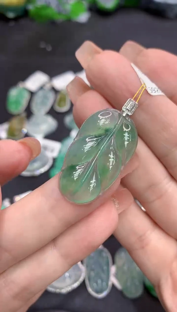 吊坠(不含链)18K金镶嵌翡翠11