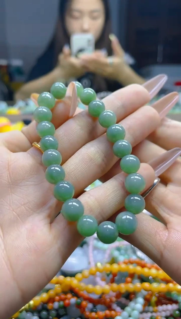 翡翠未镶嵌颈饰8MM/D/翡翠A货,一件也是批发价