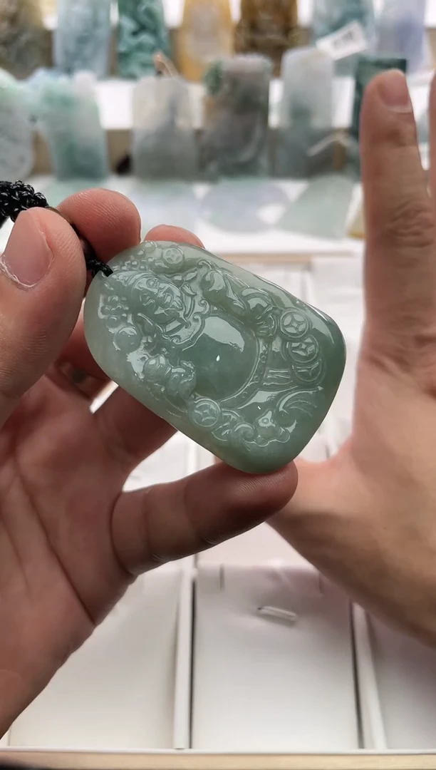 【闪购商品】翡翠颈饰未镶嵌..../1/18/ 245