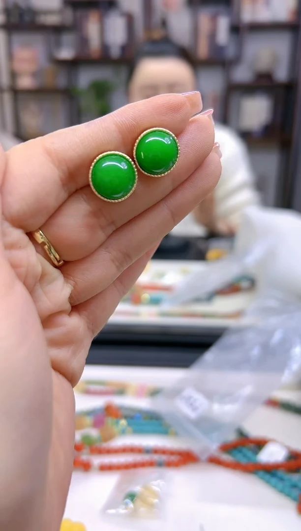 【闪购商品】翡翠耳饰14K金镶嵌耳钉E525