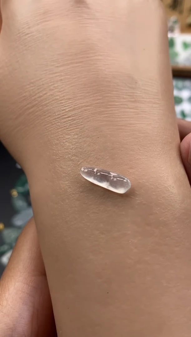 颈饰未镶嵌翡翠冰种福豆