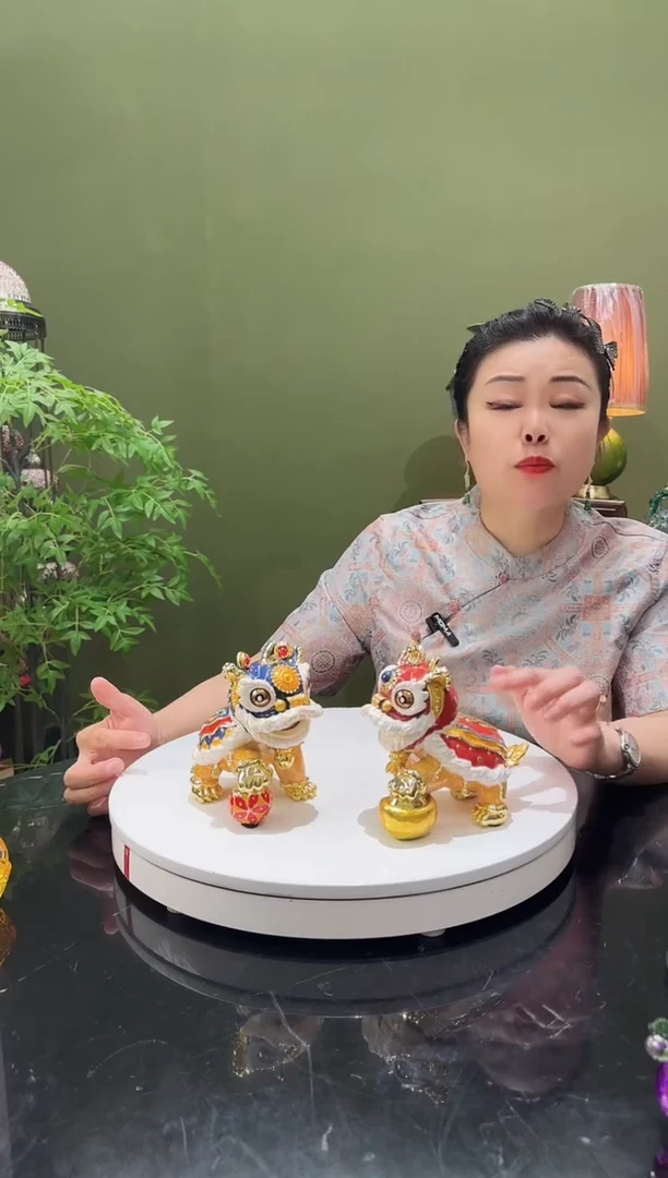 合金珐琅彩醒狮摆件