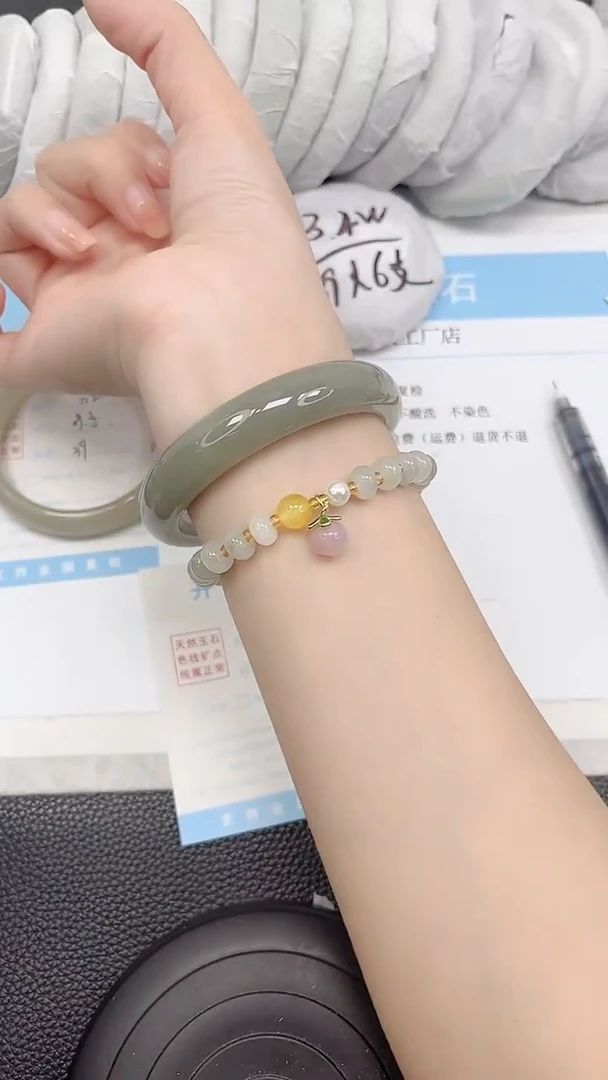 未镶嵌手镯石英质玉223-60.9