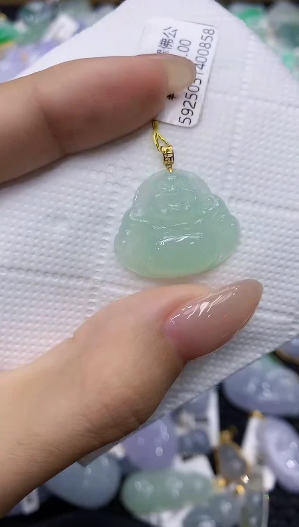 翡翠18K金镶嵌颈饰111111111111