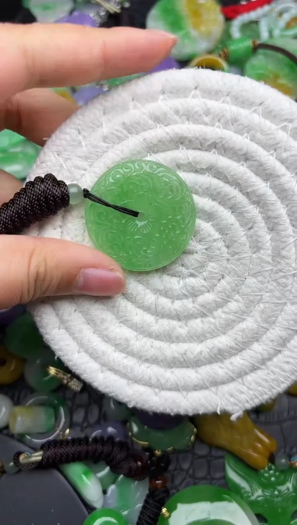 颈饰未镶嵌翡翠缅甸翡翠吊坠