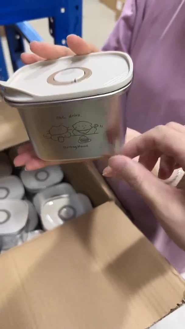 瓷片米白色三明治500ml