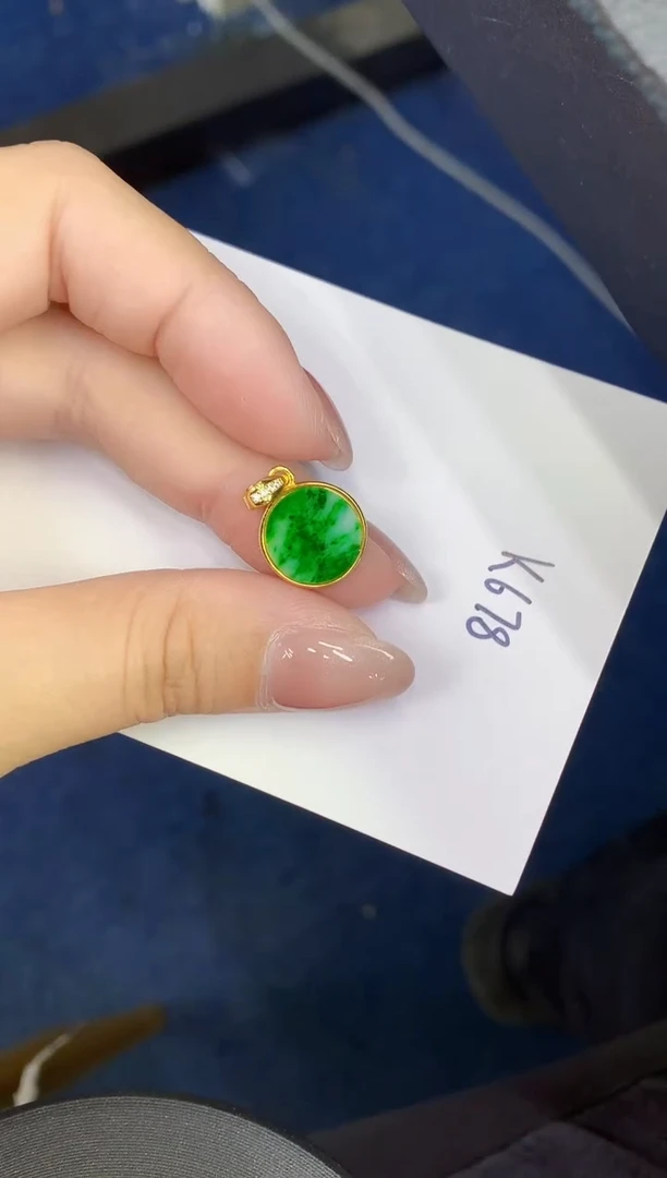 颈饰未镶嵌翡翠缅甸天然翡翠A货