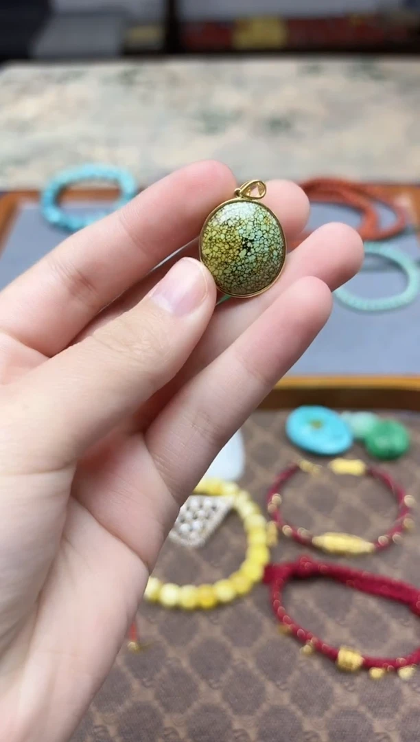 18K金镶嵌绿松石颈饰18K金松石吊坠SH赠链