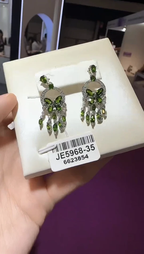 银S925镶嵌透辉石耳坠设计款