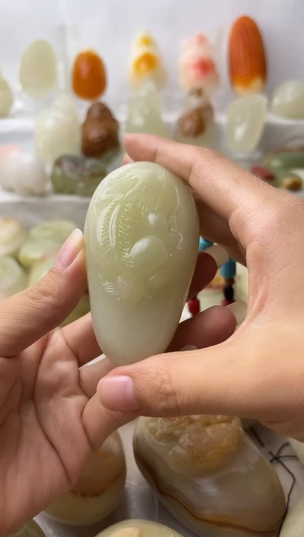 石材方解石手把件不退换貔貅