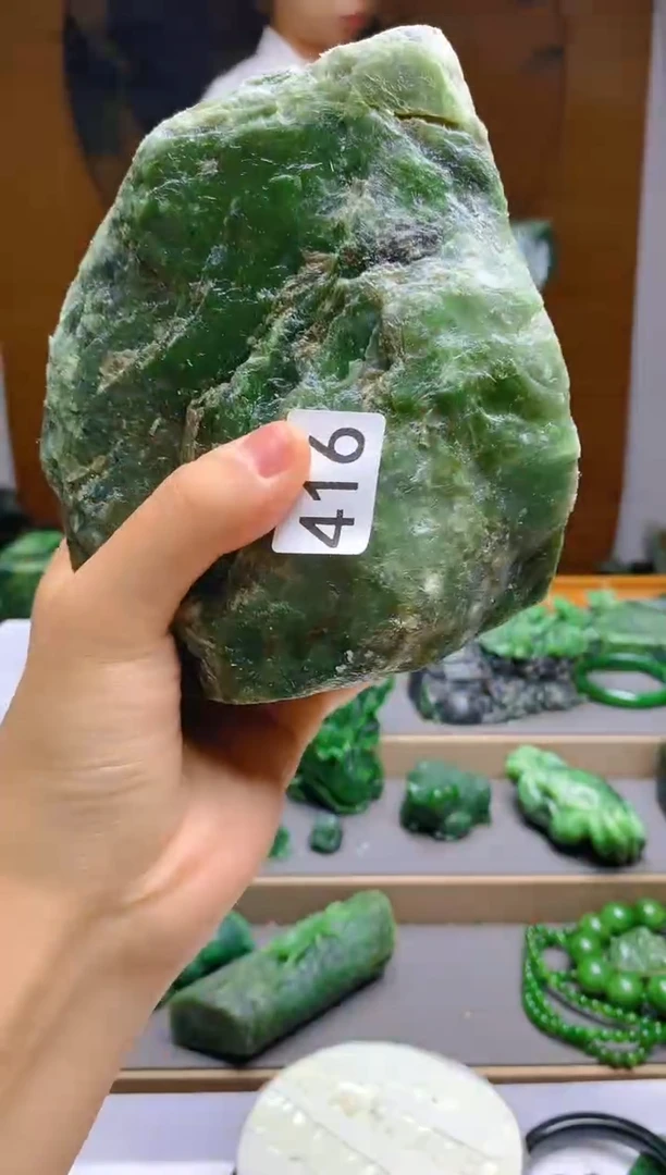 和田玉（碧玉）未镶嵌珠宝半成品1